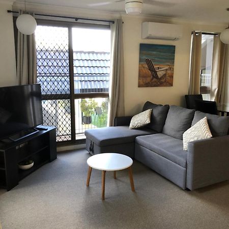 Coral Towers Holiday Suites Кернс Екстериор снимка
