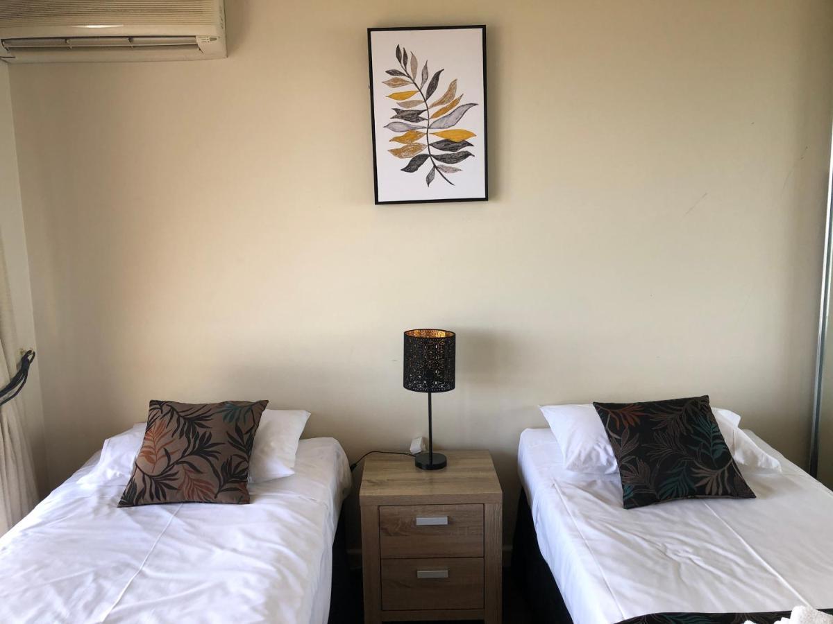 Coral Towers Holiday Suites Кернс Екстериор снимка
