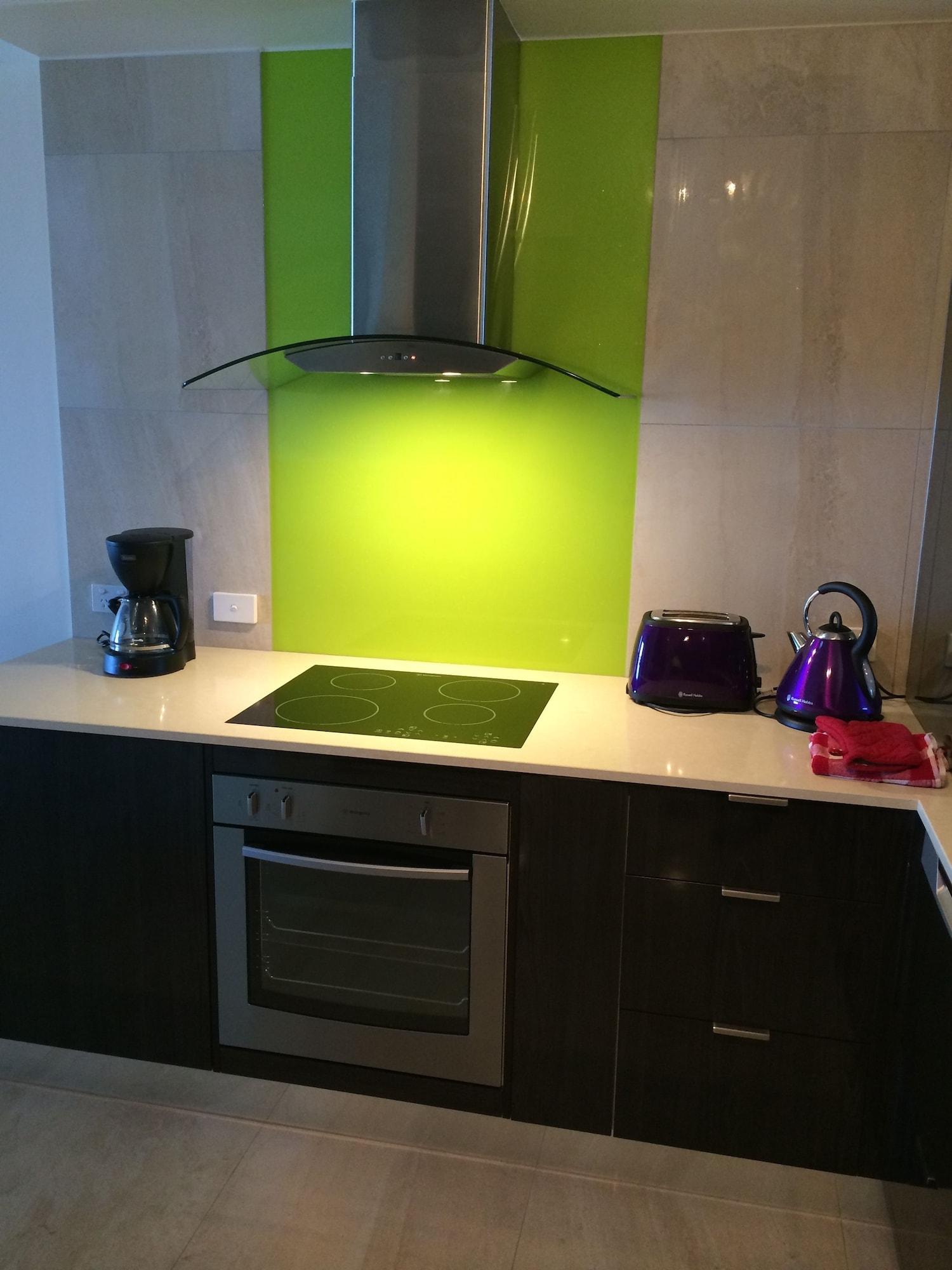 Coral Towers Holiday Suites Кернс Екстериор снимка