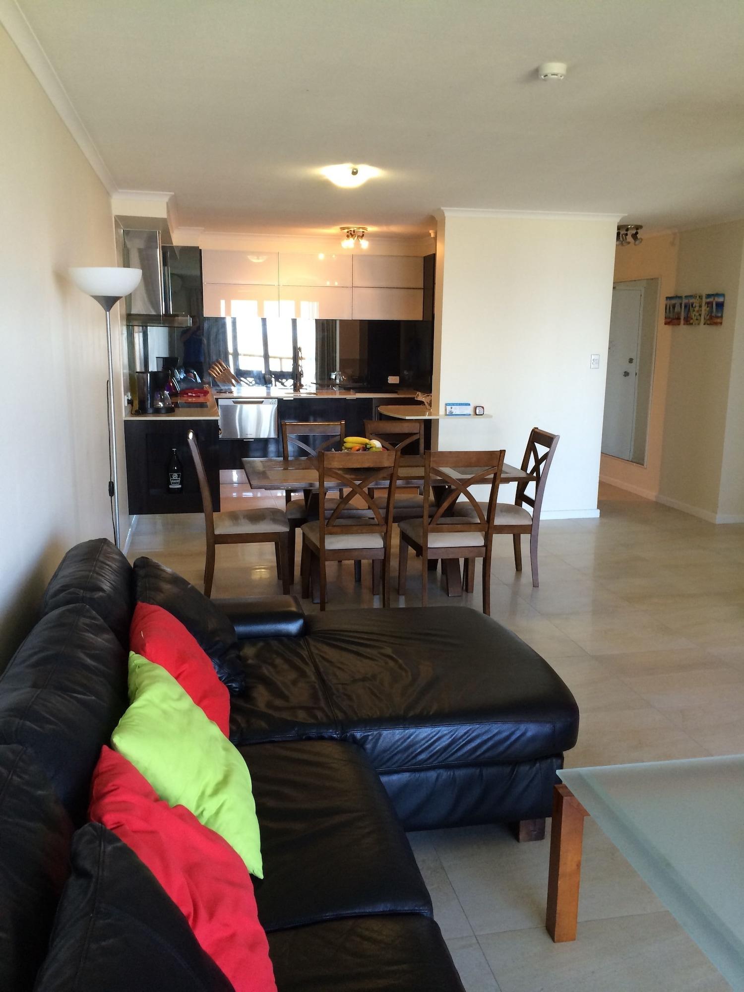 Coral Towers Holiday Suites Кернс Екстериор снимка