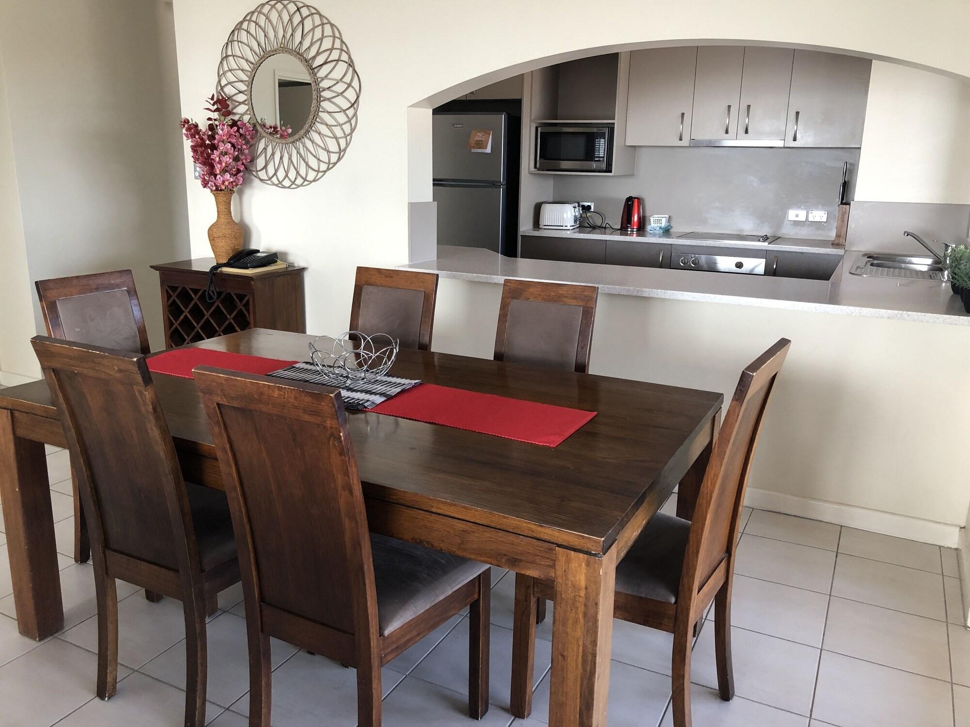 Coral Towers Holiday Suites Кернс Екстериор снимка