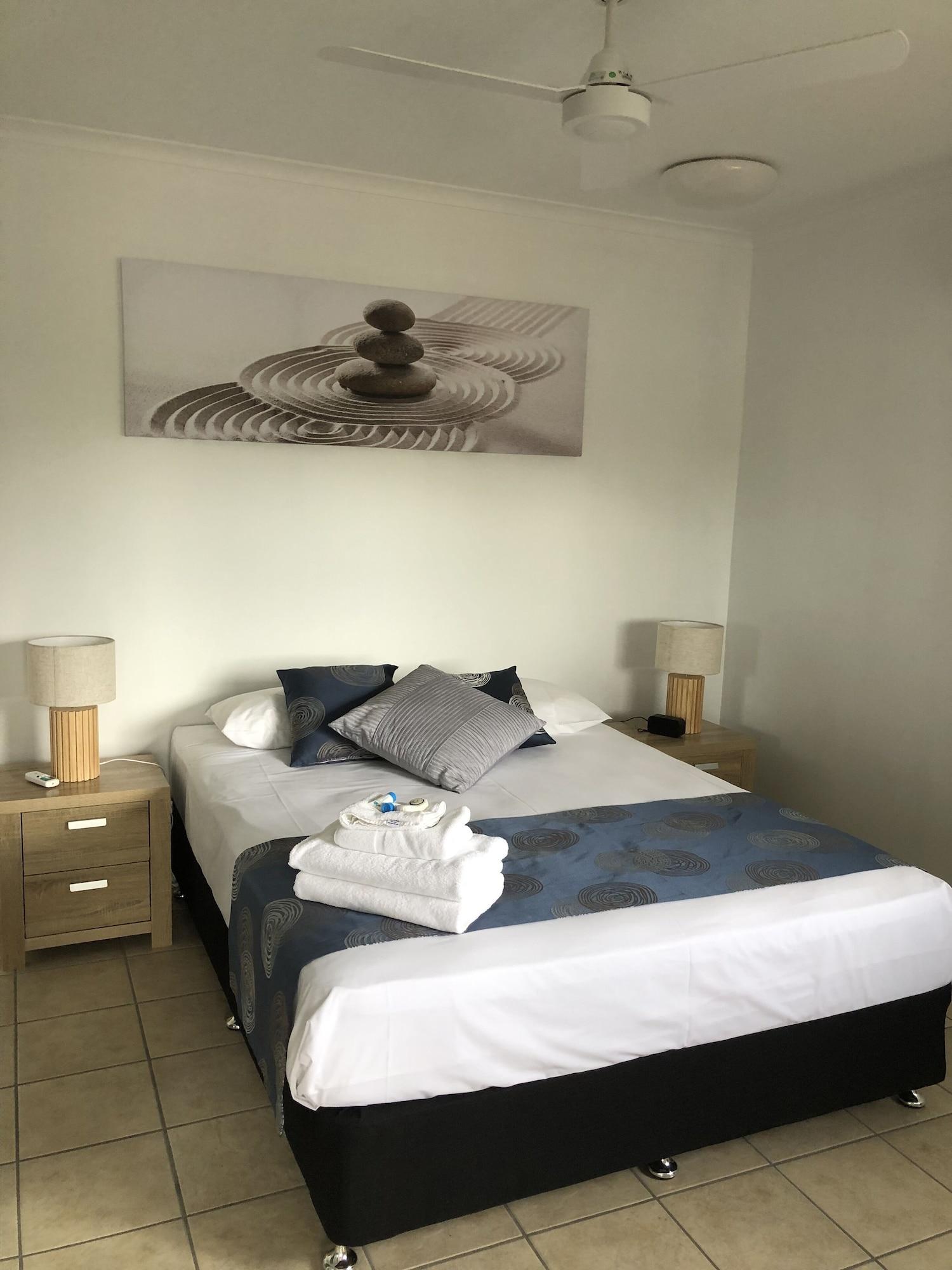 Coral Towers Holiday Suites Кернс Екстериор снимка