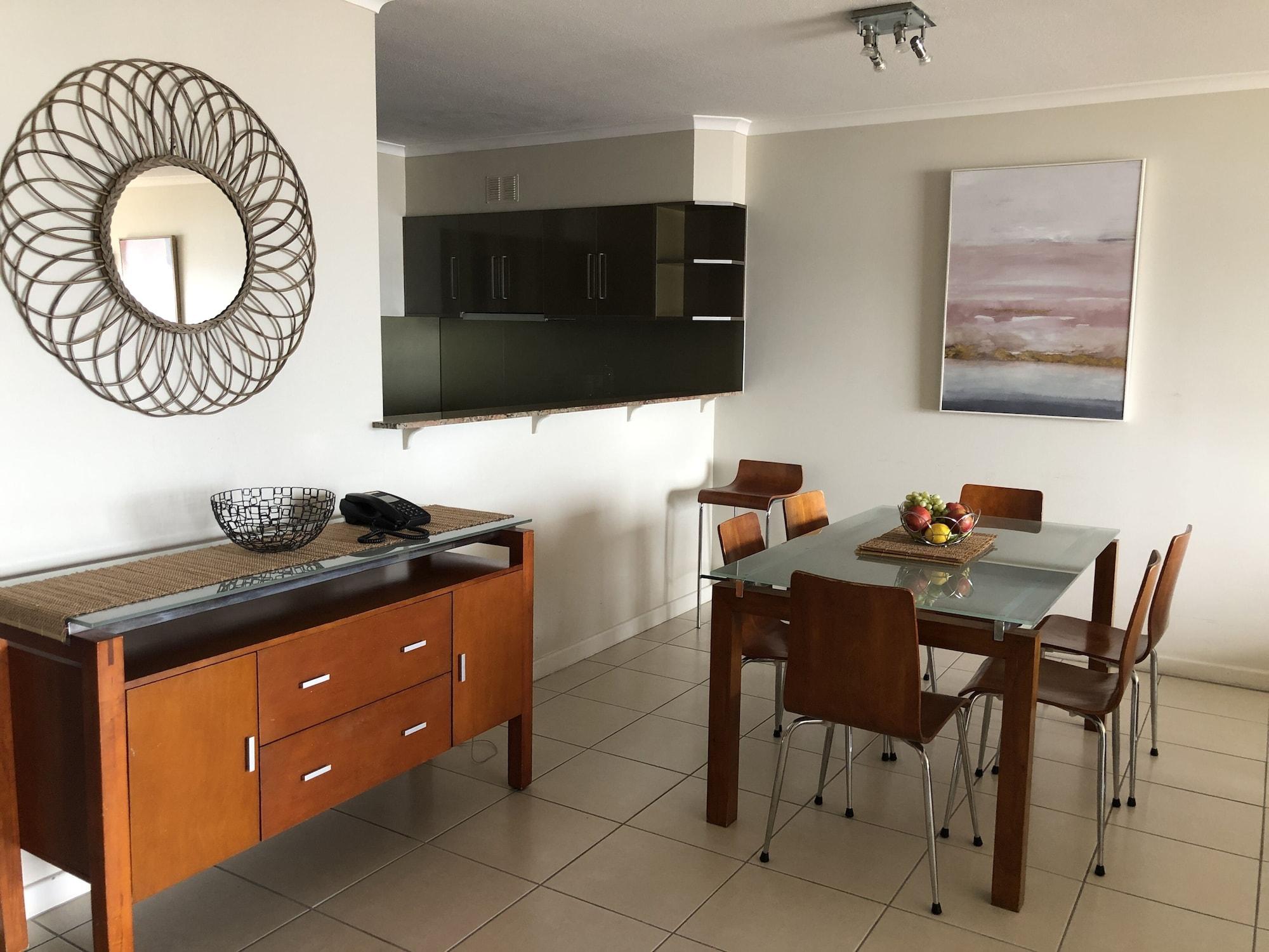 Coral Towers Holiday Suites Кернс Екстериор снимка