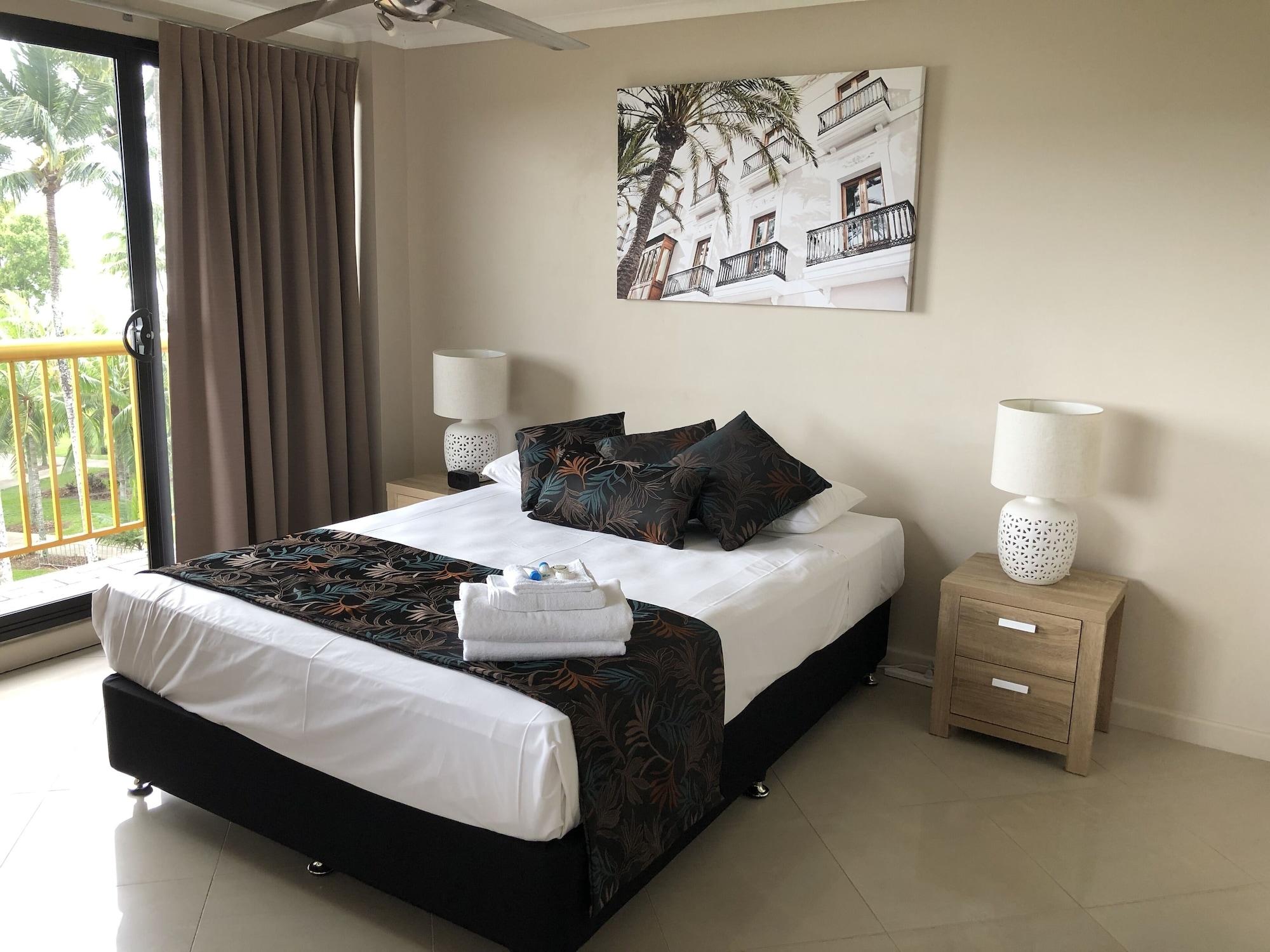 Coral Towers Holiday Suites Кернс Екстериор снимка