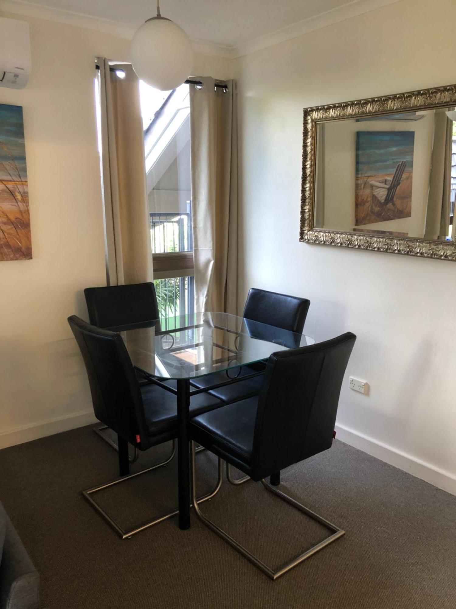 Coral Towers Holiday Suites Кернс Екстериор снимка
