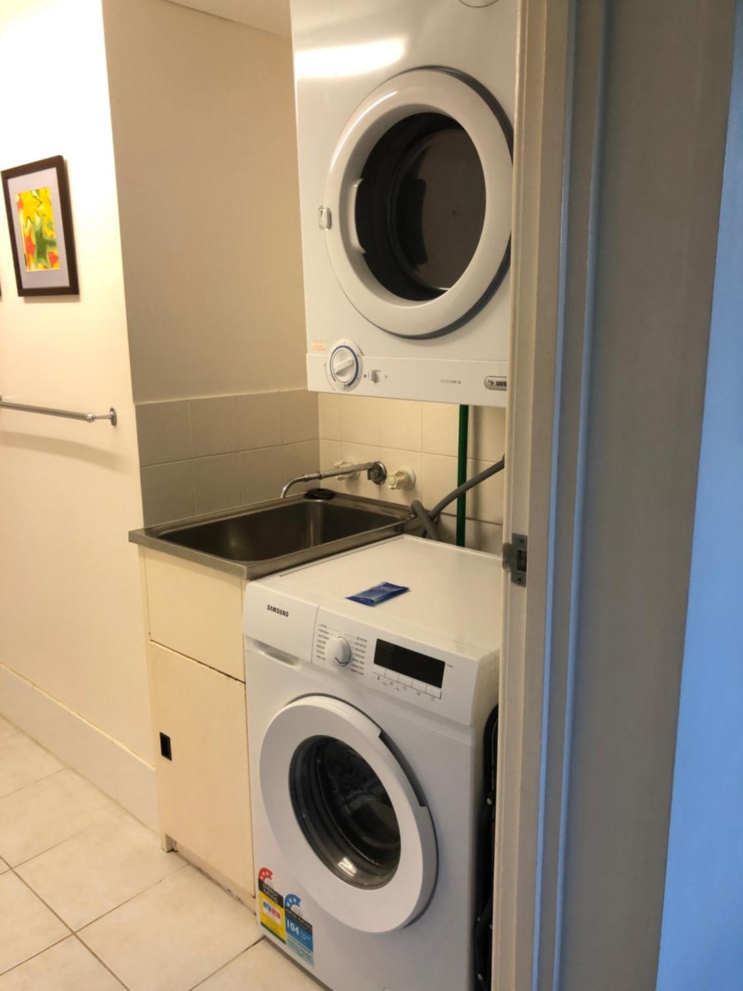 Coral Towers Holiday Suites Кернс Екстериор снимка