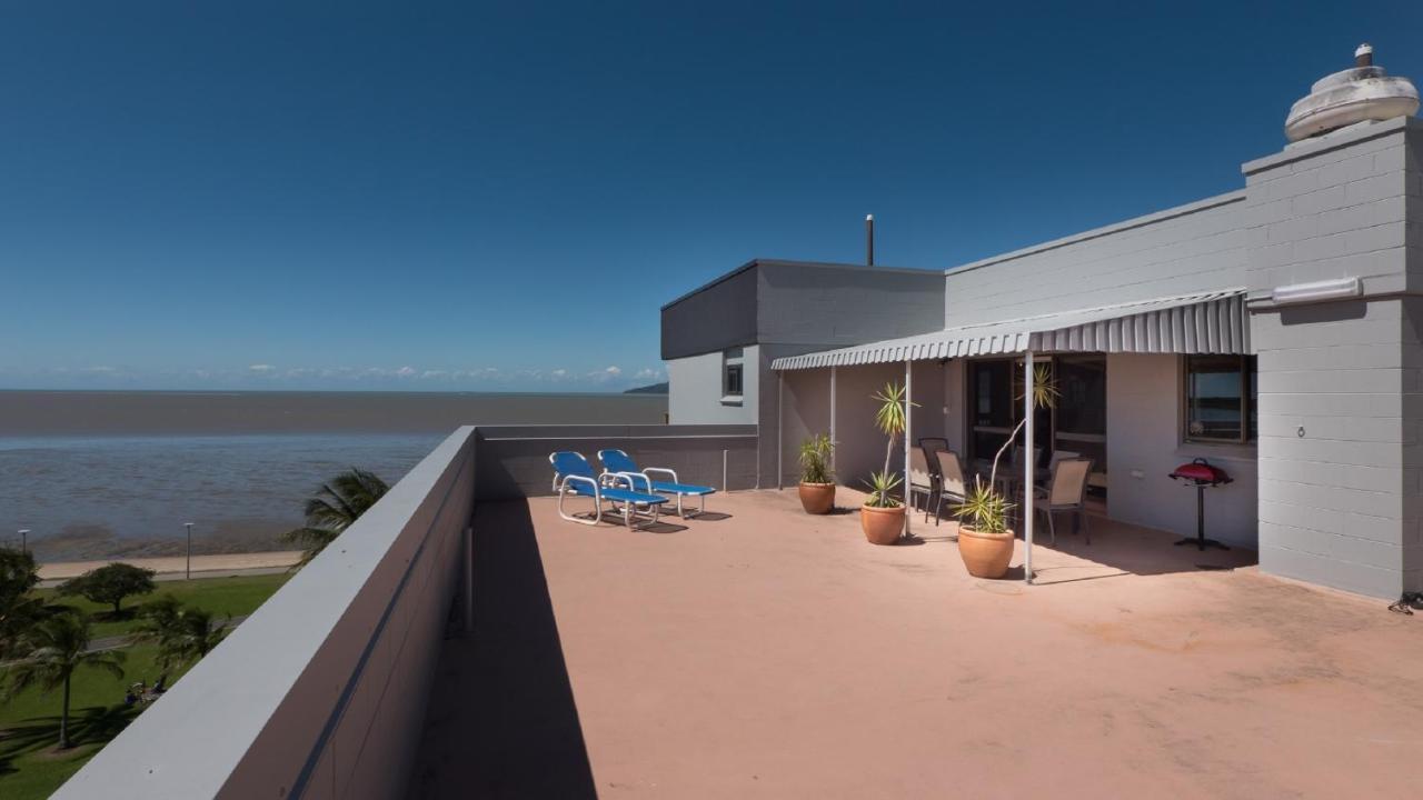 Coral Towers Holiday Suites Кернс Екстериор снимка