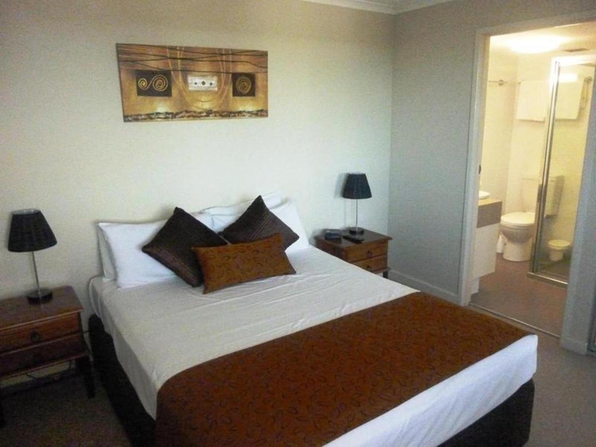 Coral Towers Holiday Suites Кернс Екстериор снимка